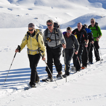 Schneeschuhtrekking durch die einzigartige Greina - Ebene 3 Tage  
Zwischen dem Bleniotal und dem Val Medel begrenzt die berühmte Greina-Ebene den Tessin und Graubünden. Von markanten Bergzacken umrahmt, findet in diese Hochebene im Winter ausser Schneeschuhfreunden kaum ein Mensch hier herauf. 