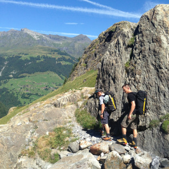 Die Jungfrau wie zu alten Zeiten, zu Fuss auf den Gipfel.
Von Stecherlberg steigen wir zur Rotalhütte hoch, wo wir in wunderschöner Umgebung Übernachten.
Auf wenig begangener Route zum Jungfraugipfel hoch.